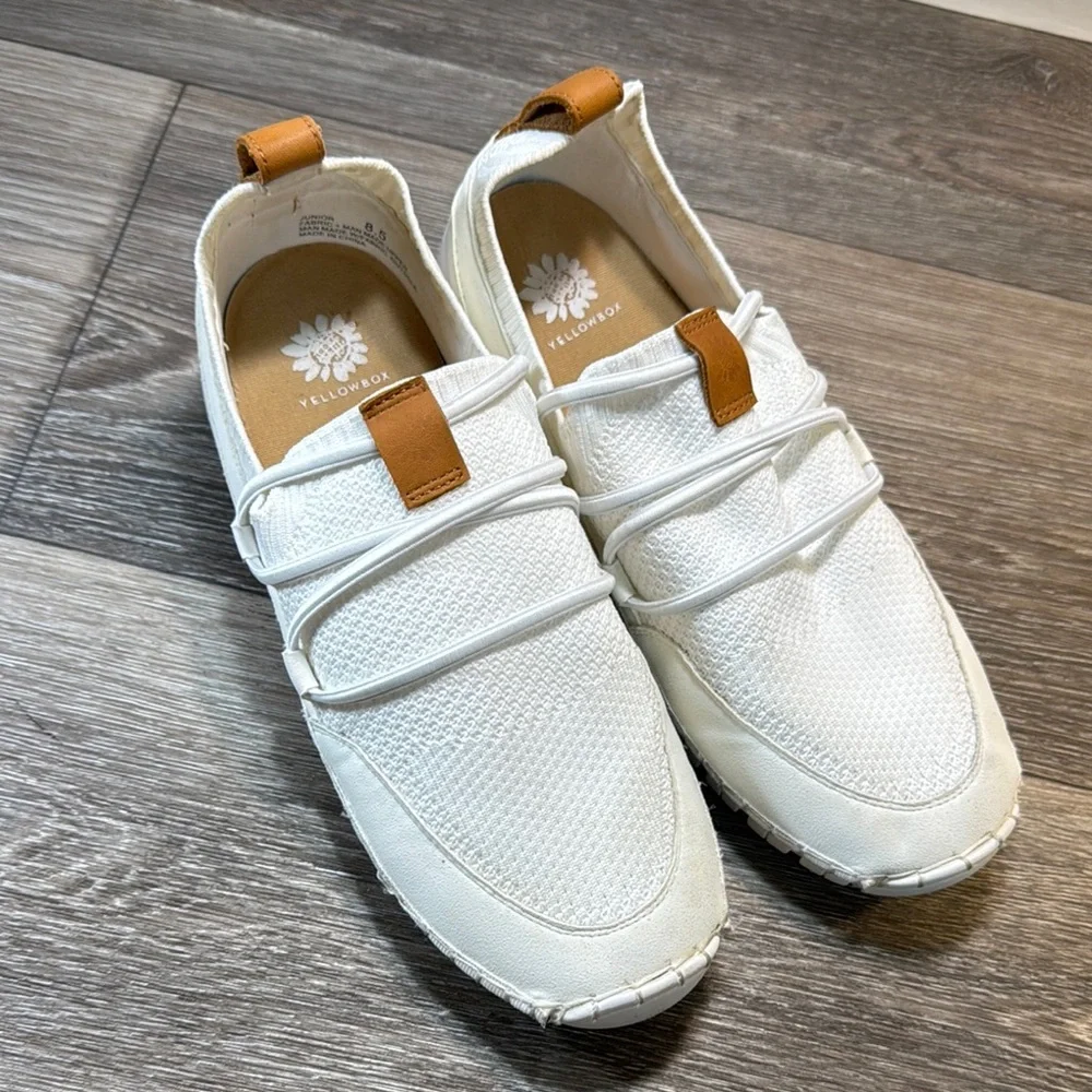 Yellow box White sneakers Shoes woman’s 8.5 (s6)